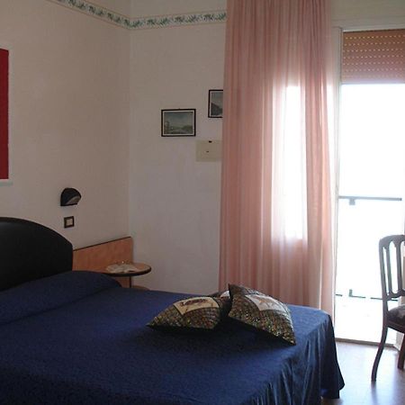 Hotel Primavera Sul Mare Lido Di Savio Ngoại thất bức ảnh