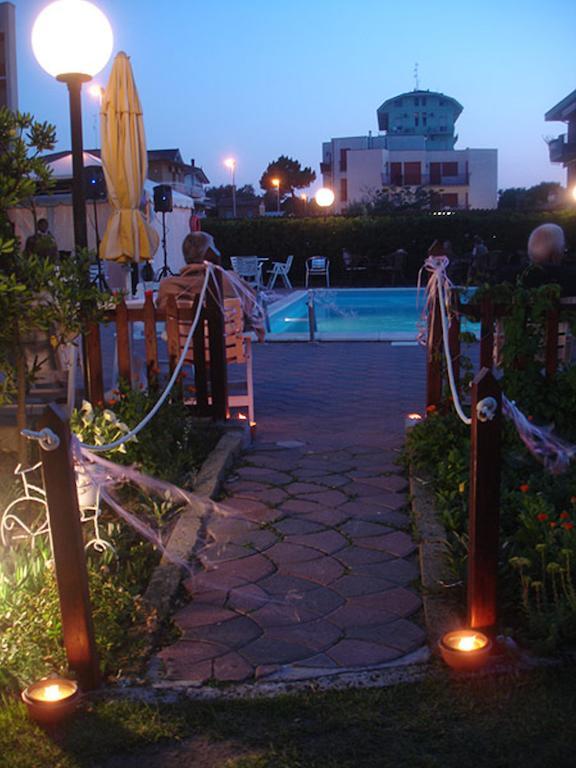 Hotel Primavera Sul Mare Lido Di Savio Ngoại thất bức ảnh