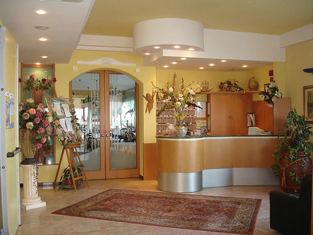 Hotel Primavera Sul Mare Lido Di Savio Ngoại thất bức ảnh