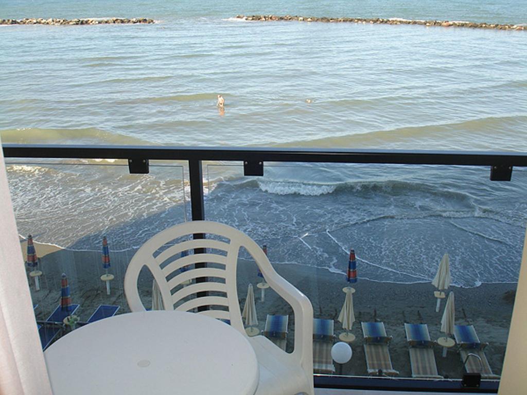 Hotel Primavera Sul Mare Lido Di Savio Ngoại thất bức ảnh