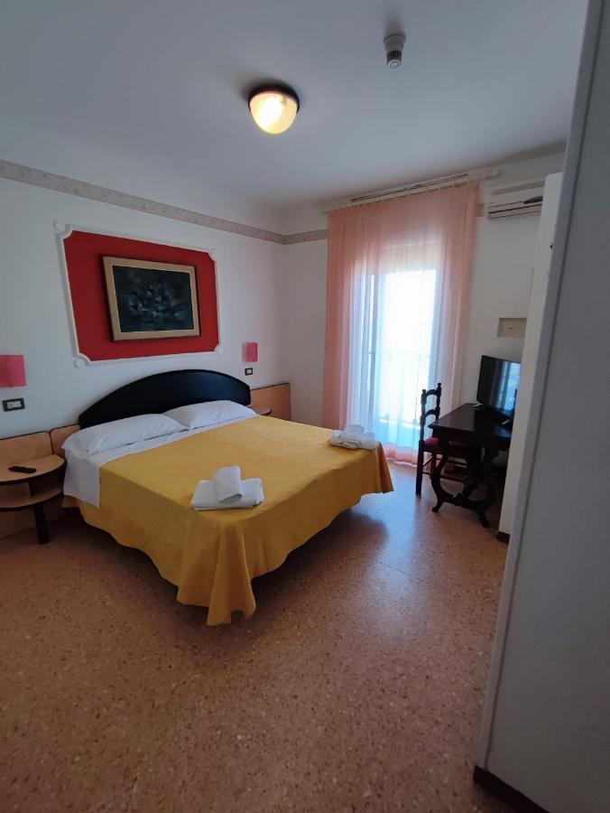 Hotel Primavera Sul Mare Lido Di Savio Ngoại thất bức ảnh